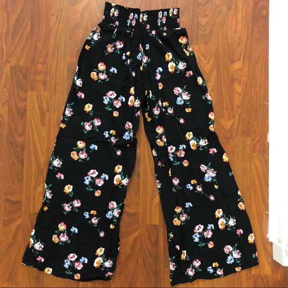 A&F Floral Wide Leg Pants - Picture 2 of 4